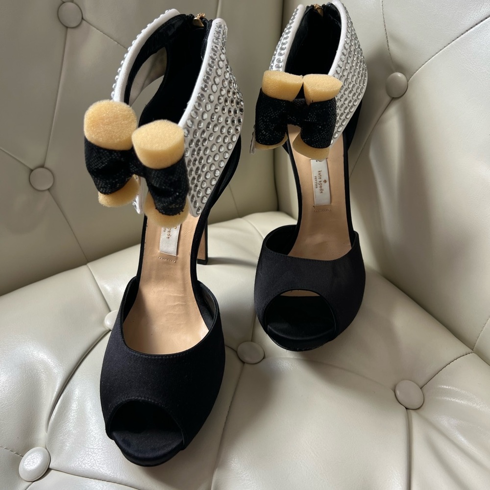 Kate Spade tuxedo black and white crystal pumps sz 10